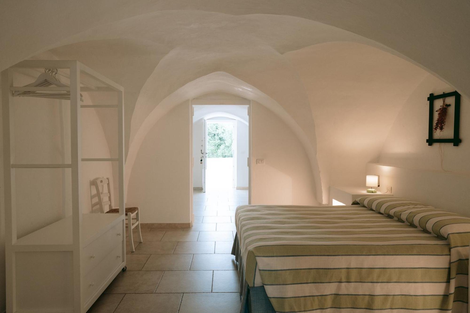 Oltre Gli Ulivi Bed & Breakfast Ostuni Exterior photo